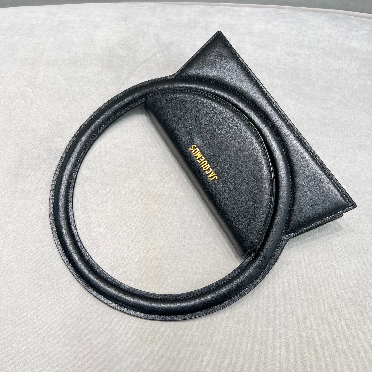 Bagsaaa Jacquemus Le Sac Rond Cirlce Bag Black -26 x 12.5 cm