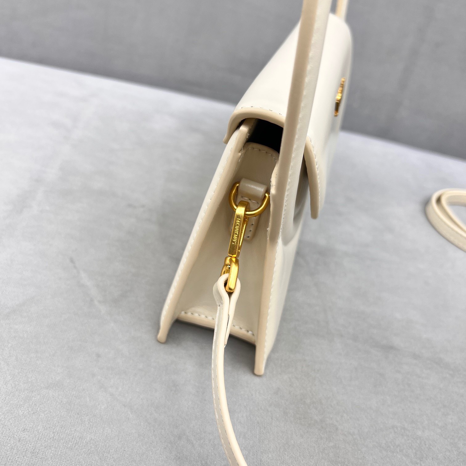 Bagsaaa Jacquemus Le Sac Rond Cirlce Bag Off White - 26 x 12.5 cm