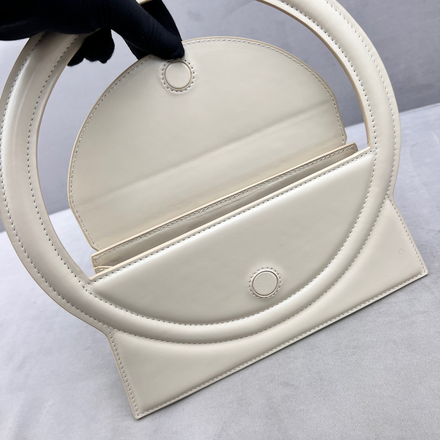 Bagsaaa Jacquemus Le Sac Rond Cirlce Bag Off White - 26 x 12.5 cm