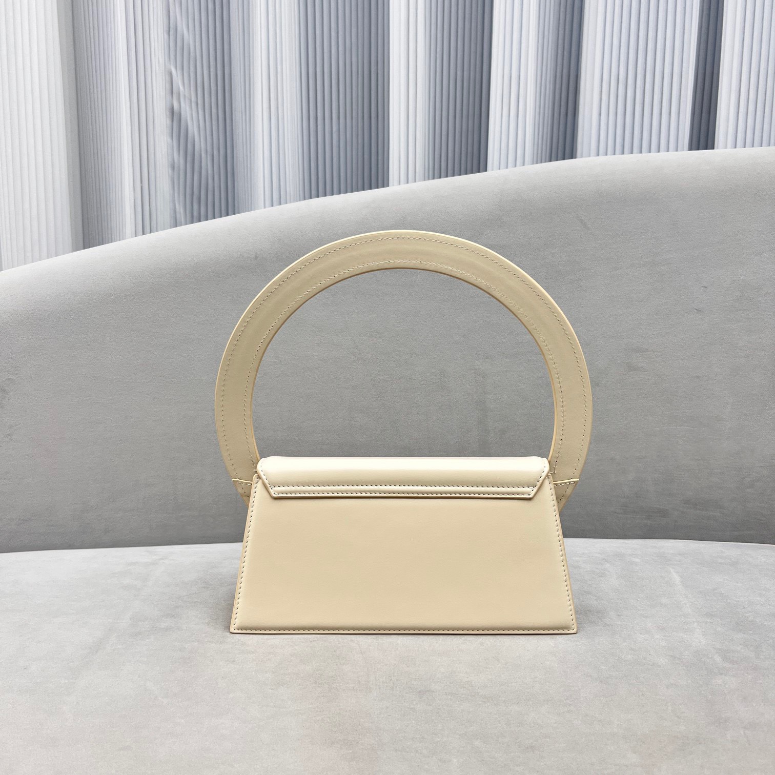 Bagsaaa Jacquemus Le Sac Rond Cirlce Bag Off White - 26 x 12.5 cm