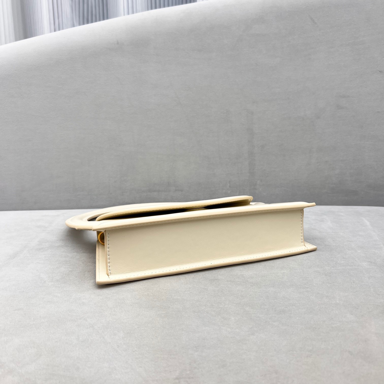 Bagsaaa Jacquemus Le Sac Rond Cirlce Bag Off White - 26 x 12.5 cm