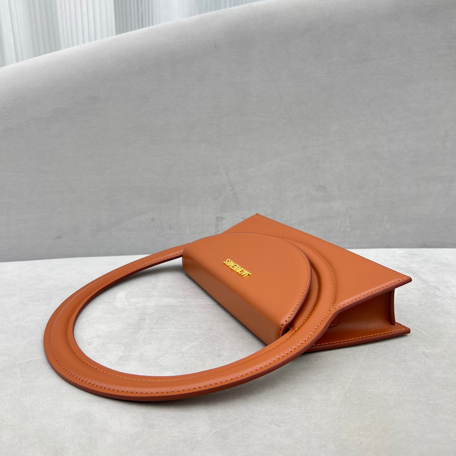 Bagsaaa Jacquemus Le Sac Rond Cirlce Bag Brown - 26 x 12.5 cm
