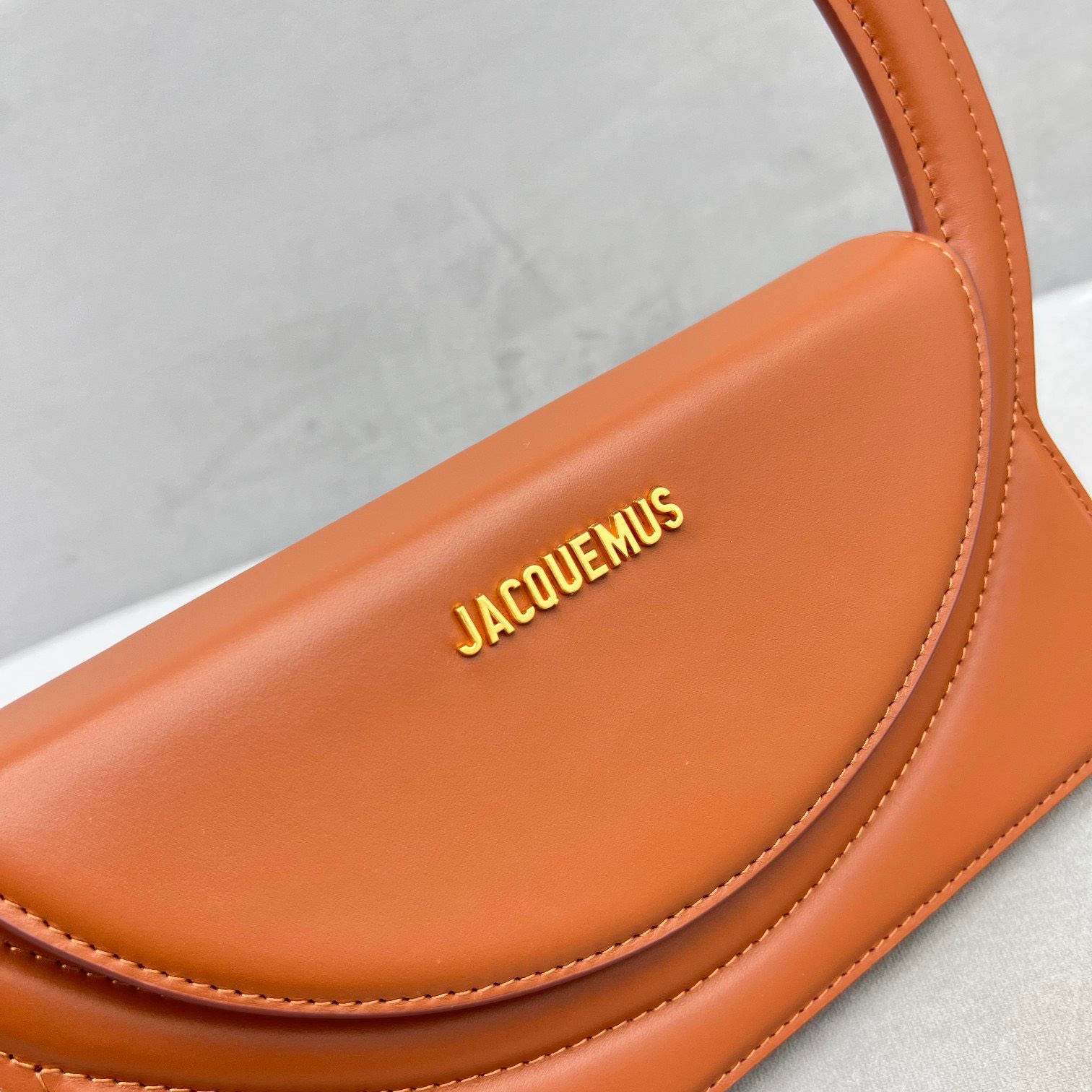 Bagsaaa Jacquemus Le Sac Rond Cirlce Bag Brown - 26 x 12.5 cm