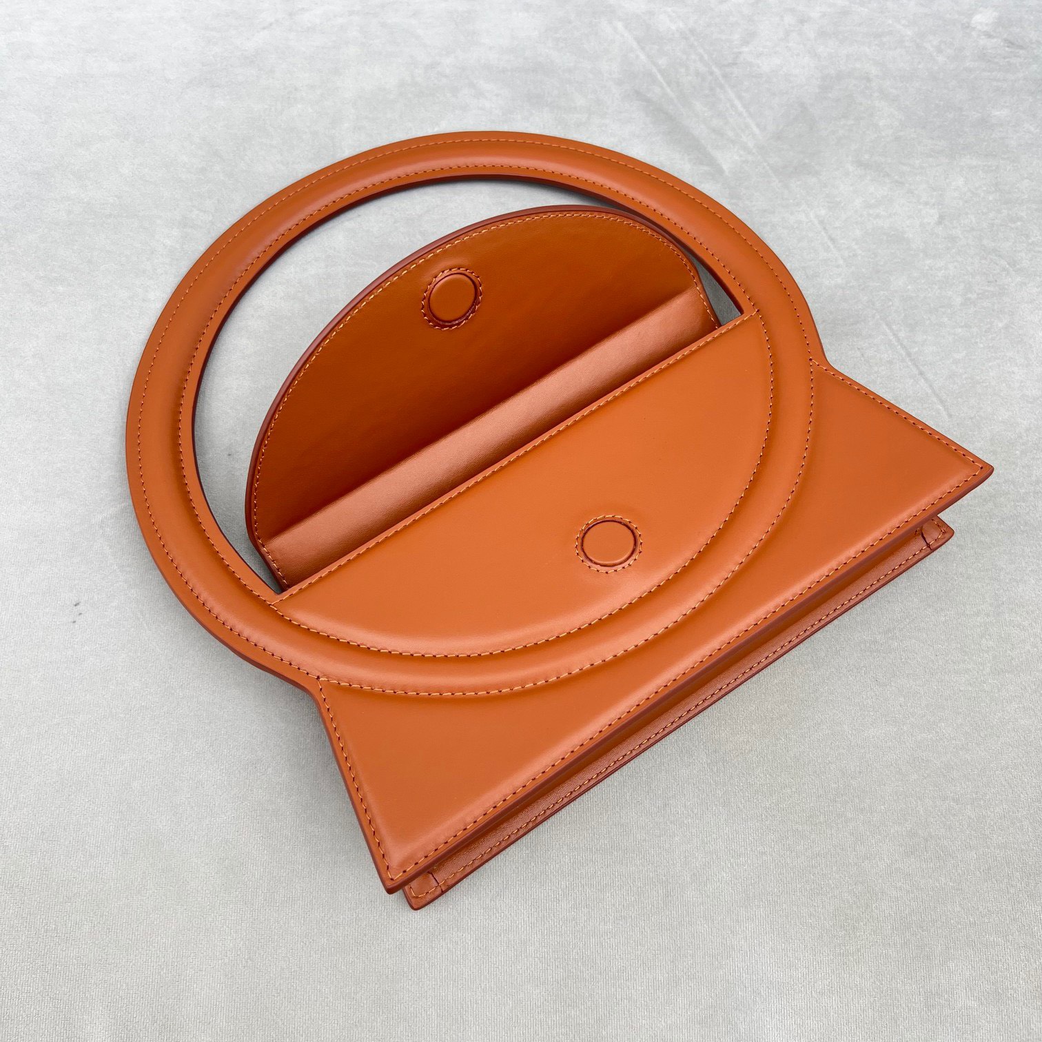 Bagsaaa Jacquemus Le Sac Rond Cirlce Bag Brown - 26 x 12.5 cm