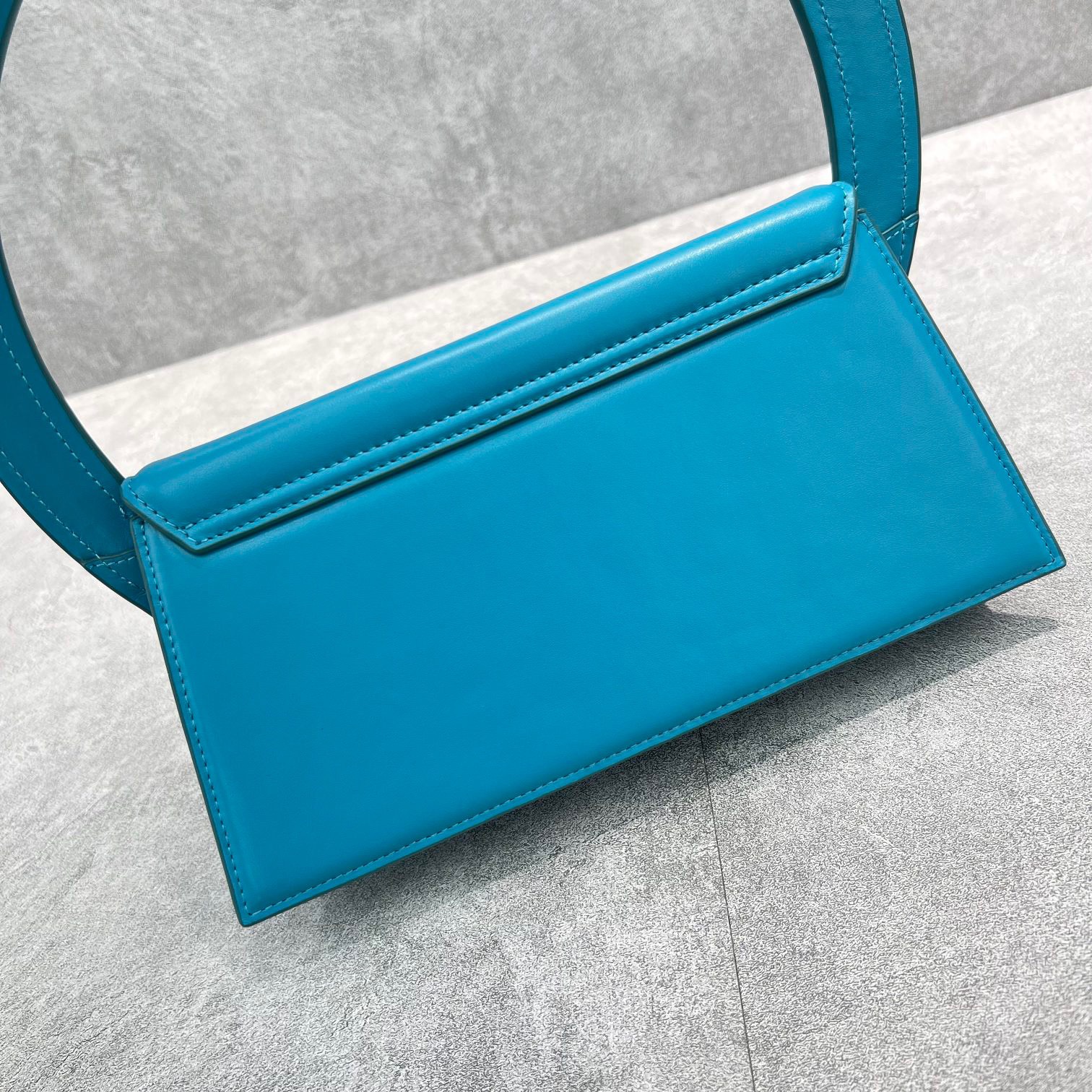 Bagsaaa Jacquemus Le Sac Rond Cirlce Bag Blue - 26 x 12.5 cm