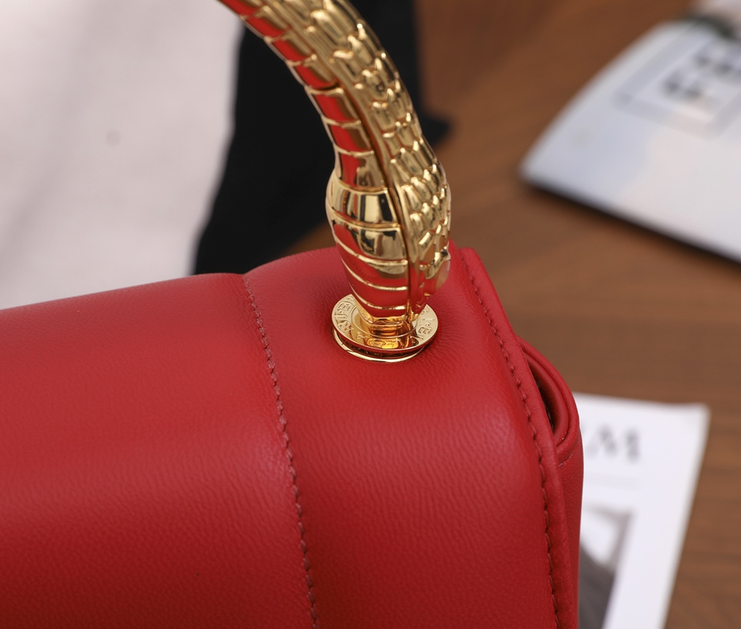 Bagsaaa Bv1g*ai x Mary Katrantzou Serpenti Red - 19.2 X 15 X 6cm