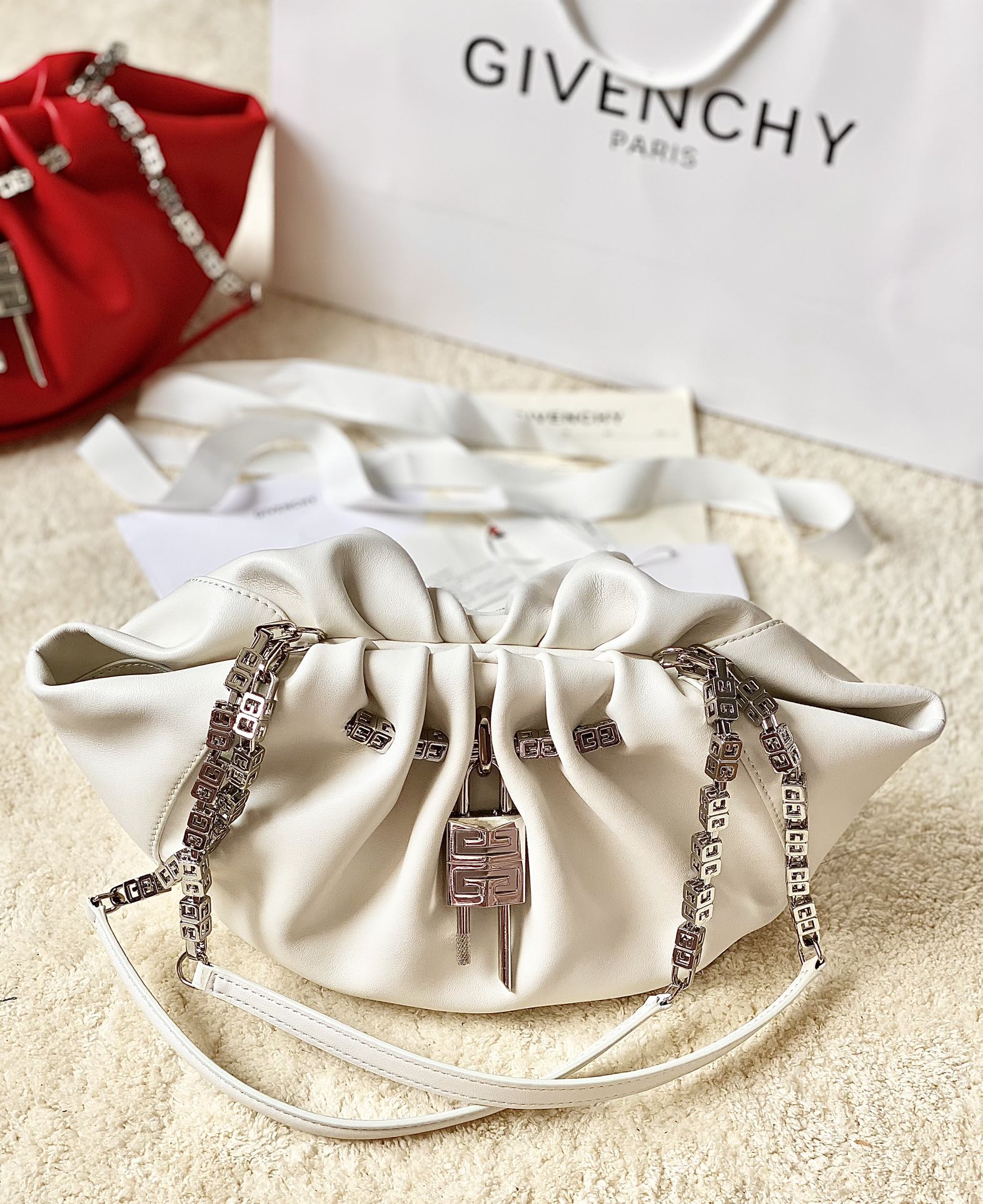 Bagsaaa Givenchy Kenny White Bag - 32x22x17cm