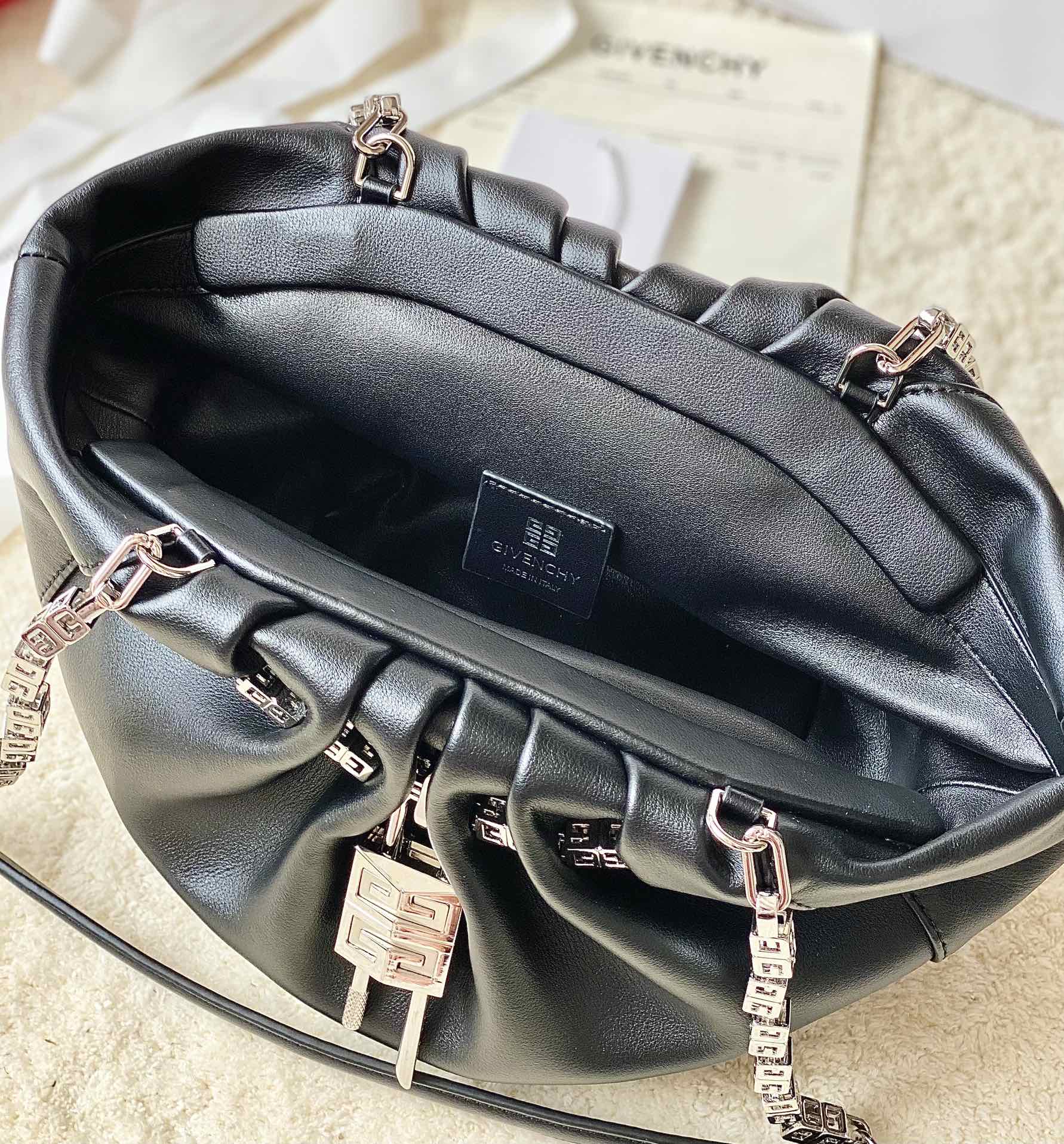 Bagsaaa Givenchy Kenny Black Bag - 32x22x17cm