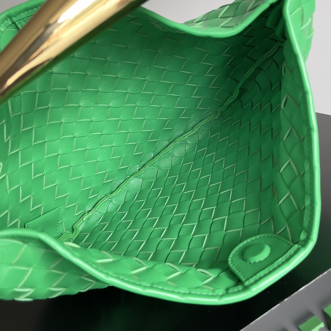 Bagsaaa B0tt*ga Ven*ta Sardine Top Handle Green Bag - 36*3*24cm