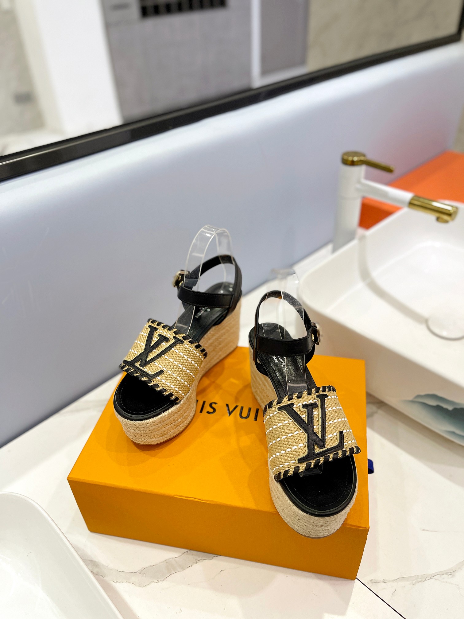 Bagsaaa L0vis Vvtt0n Wedge Sandal LV Logo Black
