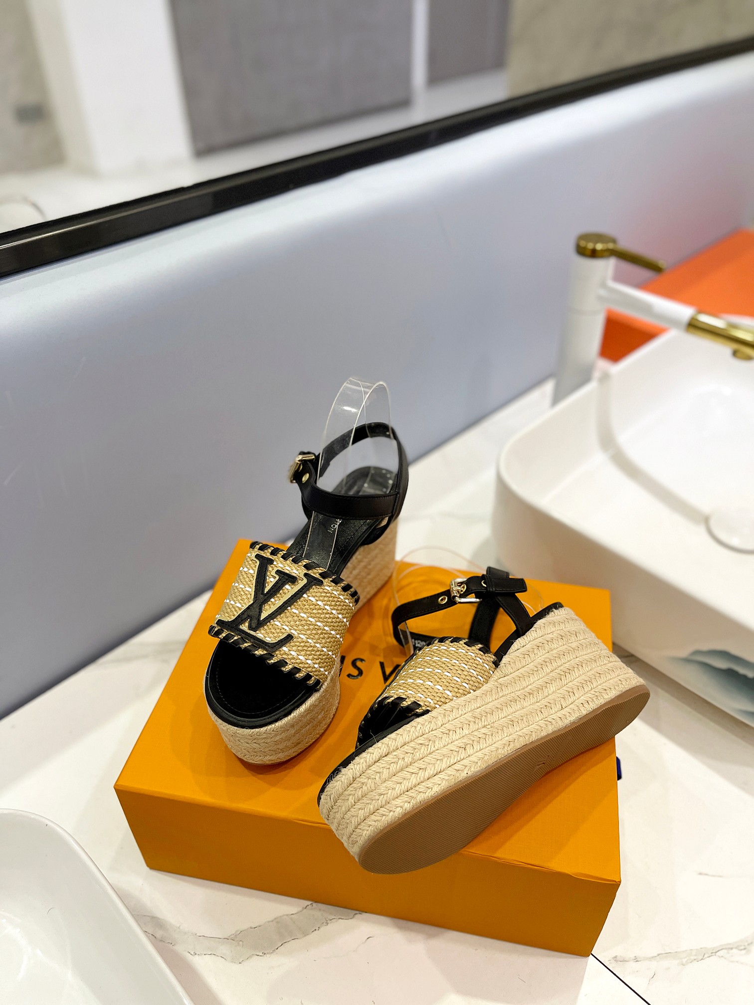 Bagsaaa L0vis Vvtt0n Wedge Sandal LV Logo Black