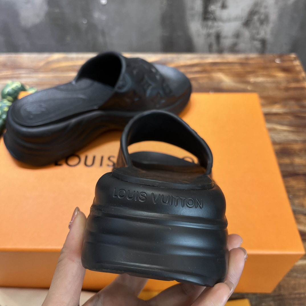 Bagsaaa L0vis Vvtt0n Pool 55 Flat Comfort Mule Black