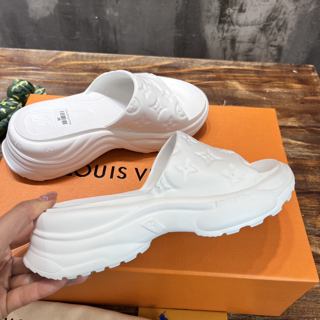 Bagsaaa L0vis Vvtt0n Pool 55 Flat Comfort Mule White