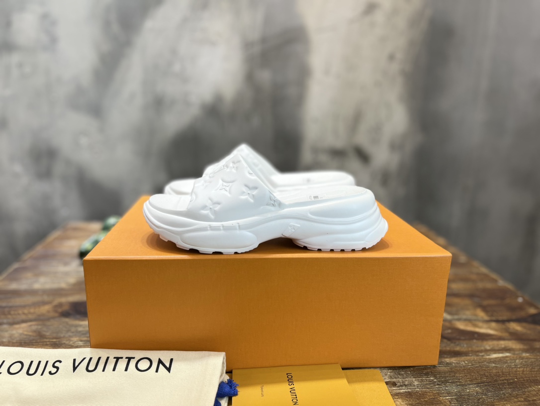 Bagsaaa L0vis Vvtt0n Pool 55 Flat Comfort Mule White