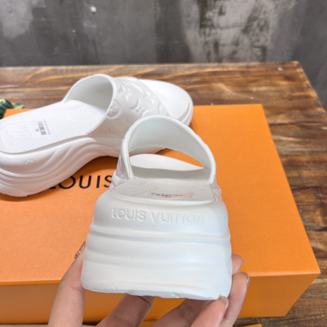 Bagsaaa L0vis Vvtt0n Pool 55 Flat Comfort Mule White