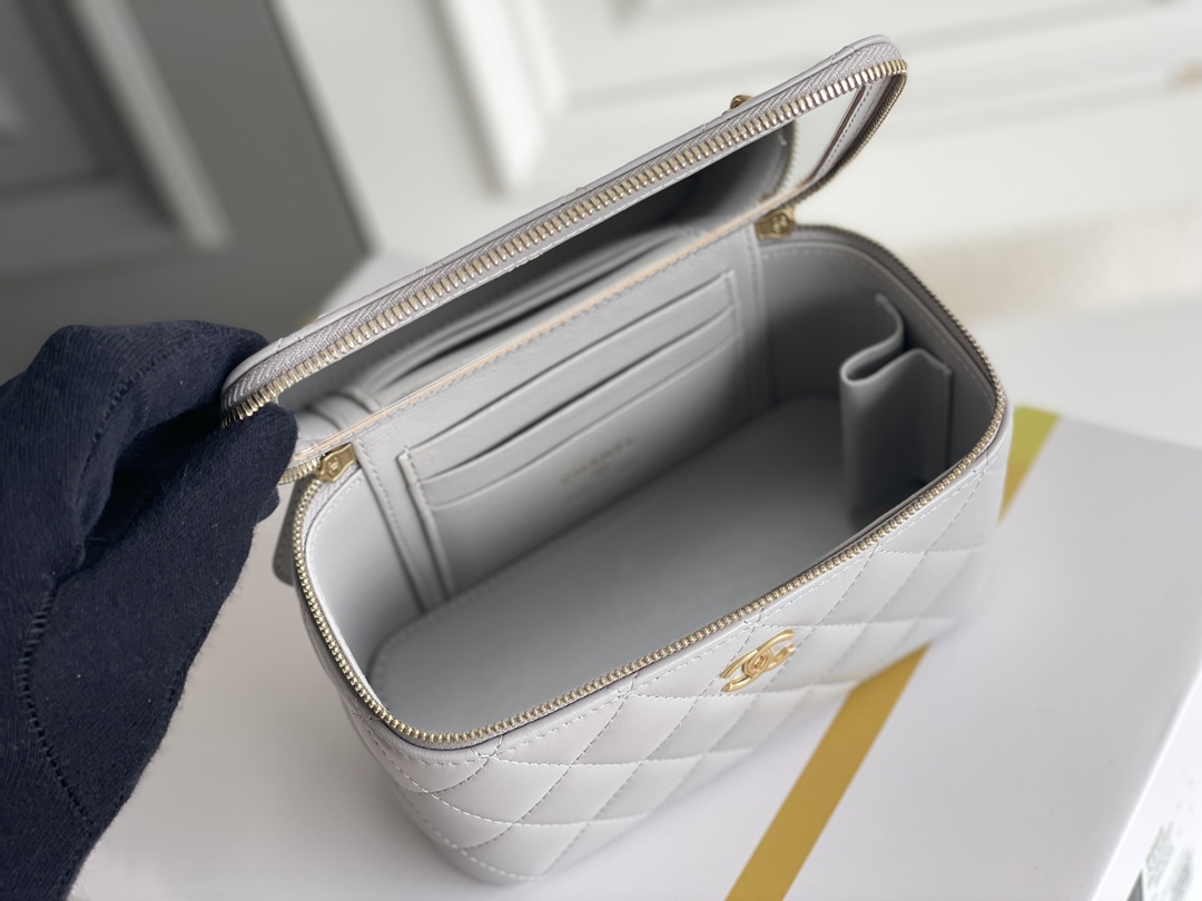 Bagsaaa Ch**el Vanity Grey Bag - 17x9.5x8cm