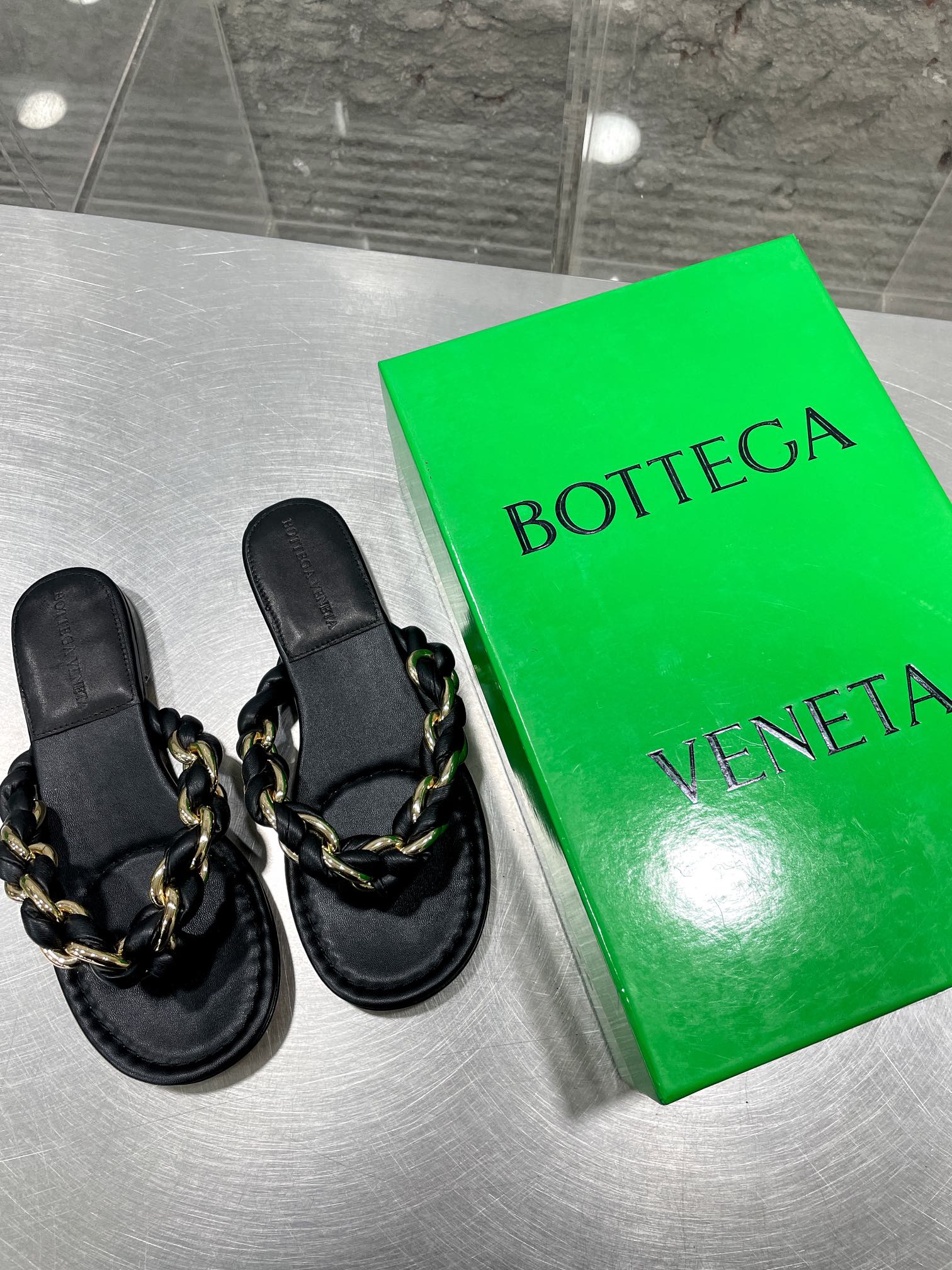 Bagsaaa B0tt*ga Ven*ta Rubber Lido In Cane Sugar Black