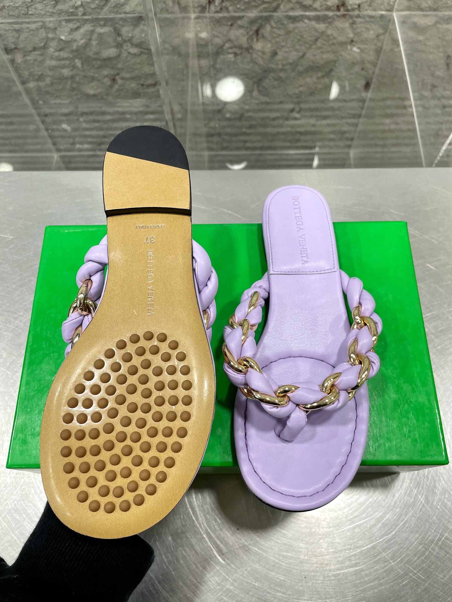 Bagsaaa B0tt*ga Ven*ta Rubber Lido In Cane Sugar Purple