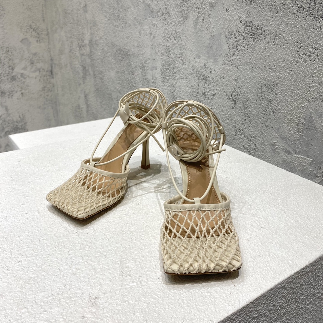 Bagsaaa B0tt*ga Ven*ta Stretch Leather Trimmed Mesh Pumps in Beige