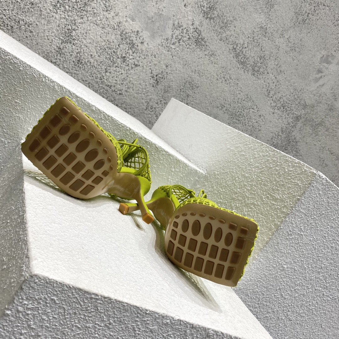 Bagsaaa B0tt*ga Ven*ta Stretch Leather Trimmed Mesh Pumps in Light Green