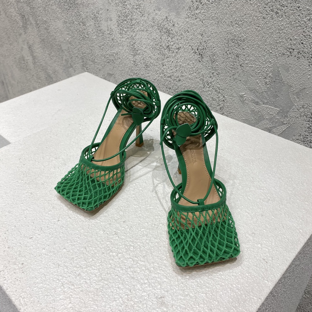 Bagsaaa B0tt*ga Ven*ta Stretch Leather Trimmed Mesh Pumps in Green