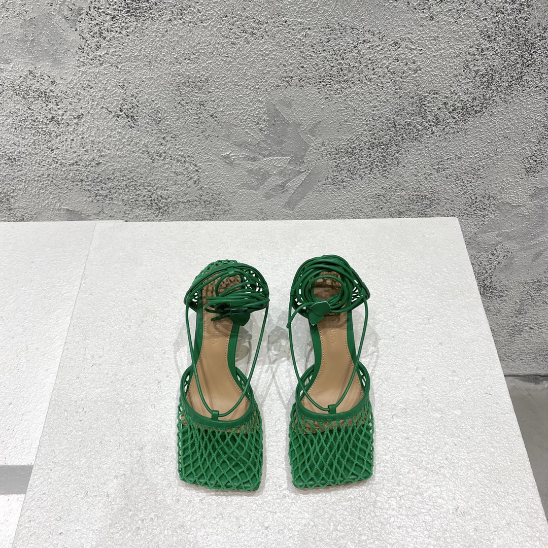 Bagsaaa B0tt*ga Ven*ta Stretch Leather Trimmed Mesh Pumps in Green