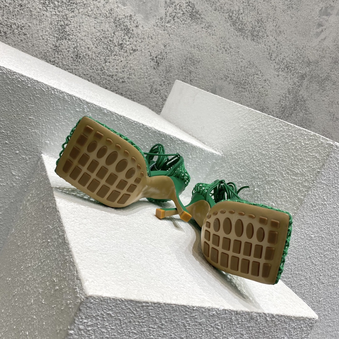 Bagsaaa B0tt*ga Ven*ta Stretch Leather Trimmed Mesh Pumps in Green