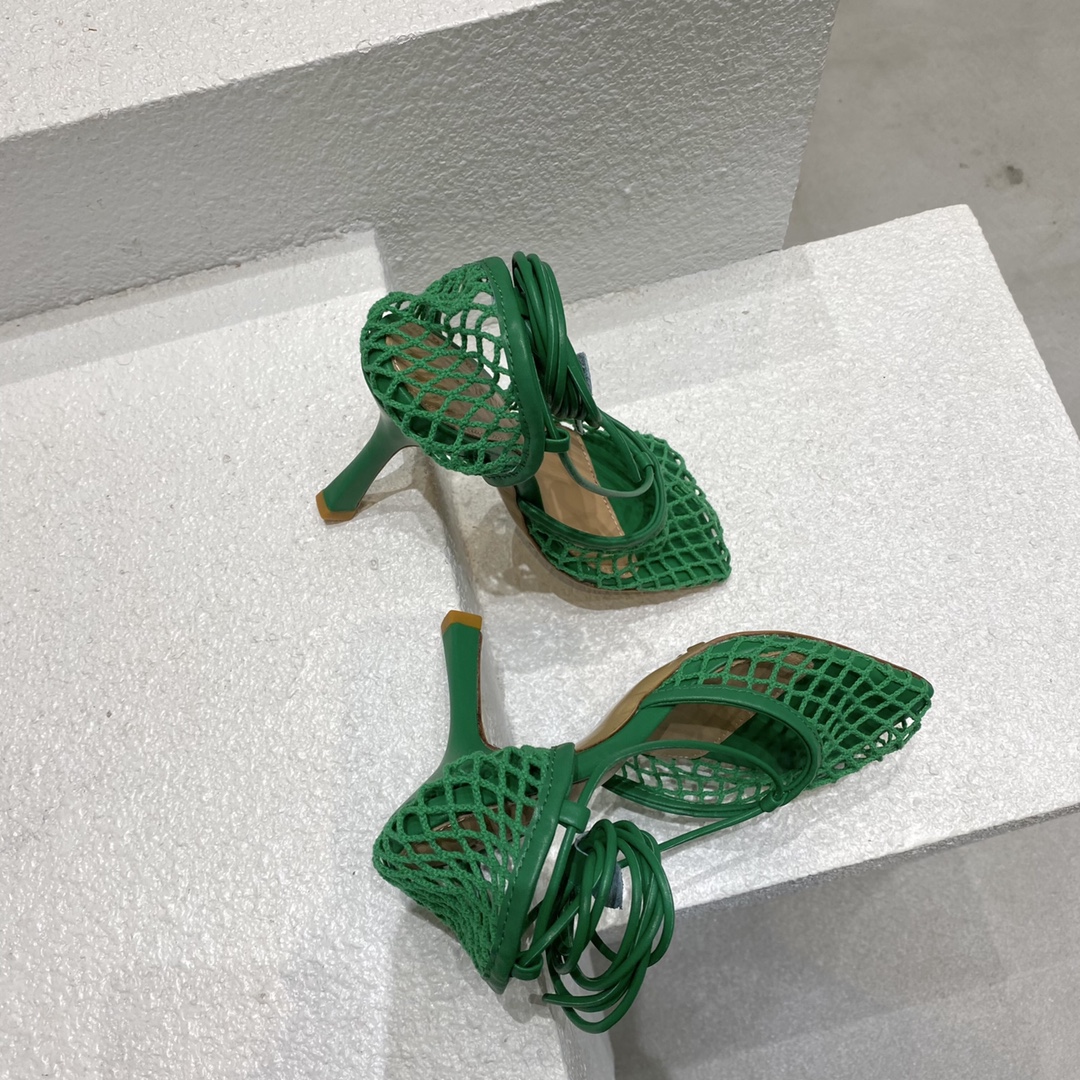 Bagsaaa B0tt*ga Ven*ta Stretch Leather Trimmed Mesh Pumps in Green