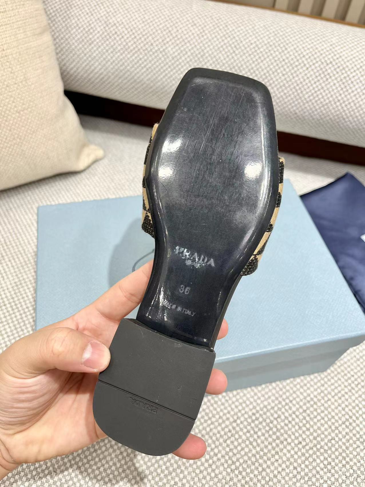 Bagsaaa Pra*a Embroidered fabric slides