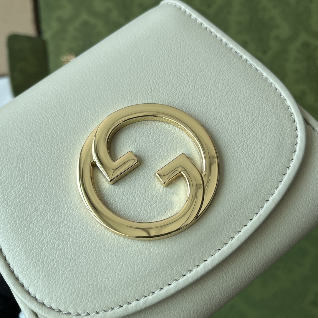 Bagsaaa Gvc*1 Blondie medium chain wallet white - W12.5cm x H11cm x D2.5cm
