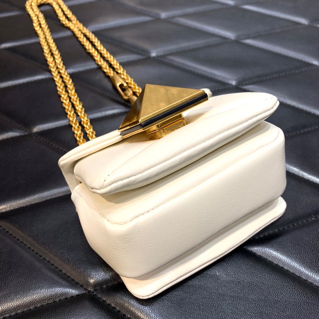 Bagsaaa Va1e*ntin0 Garavani Micro One Stud Nappa White Bag - 11x8x5cm