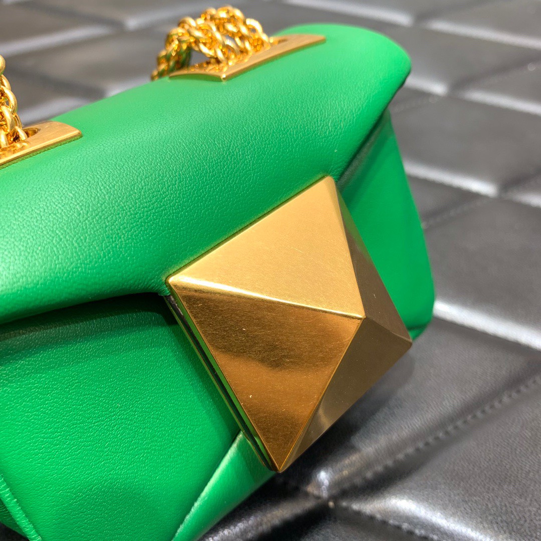 Bagsaaa Va1e*ntin0 Garavani Micro One Stud Nappa Green Bag - 11x8x5cm