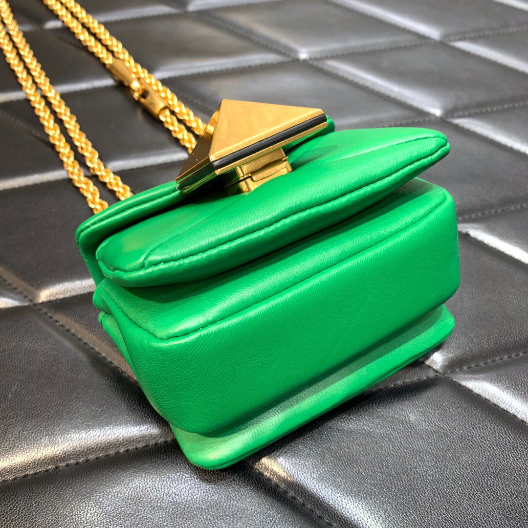 Bagsaaa Va1e*ntin0 Garavani Micro One Stud Nappa Green Bag - 11x8x5cm
