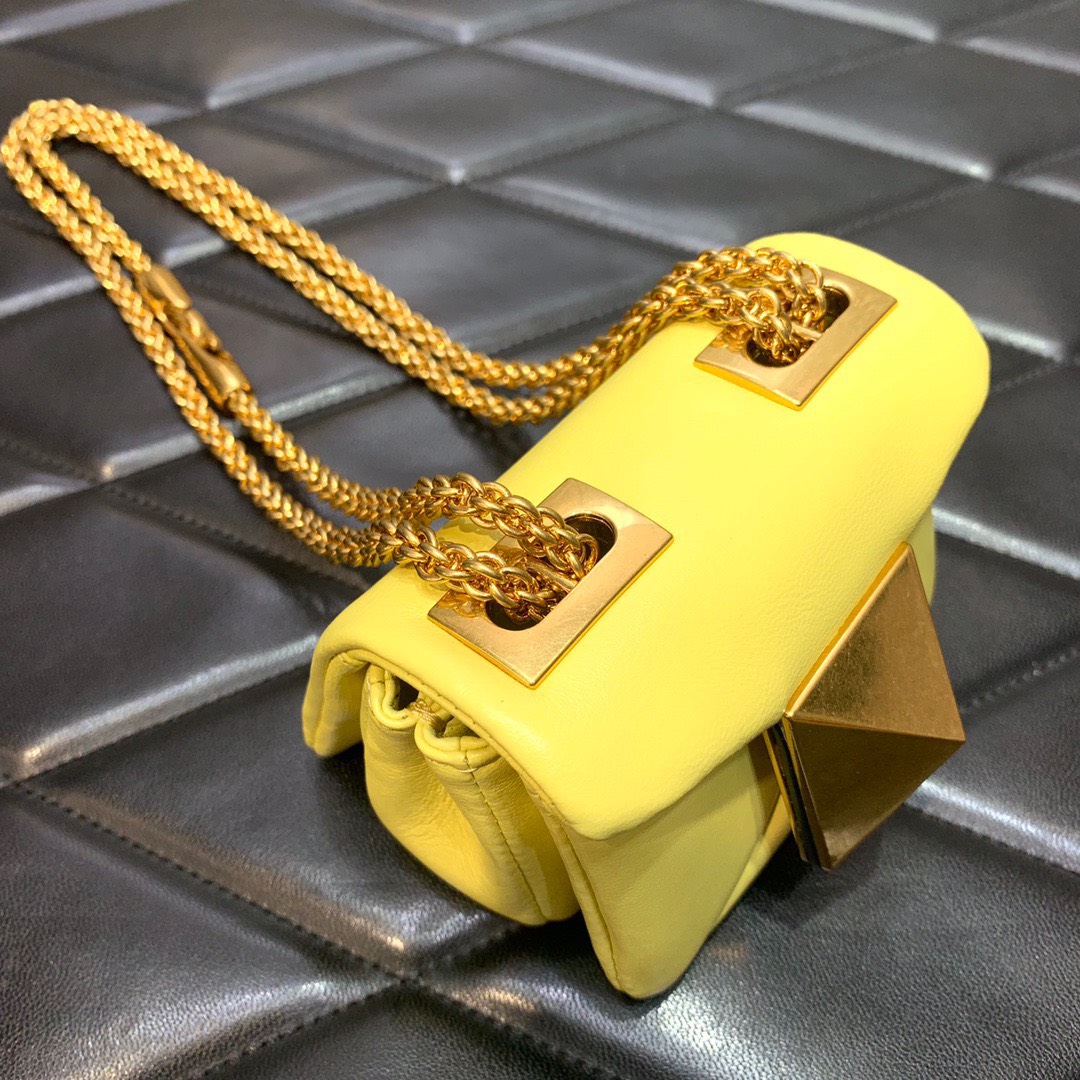 Bagsaaa Va1e*ntin0 Garavani Micro One Stud Nappa Yellow Bag - 11x8x5cm