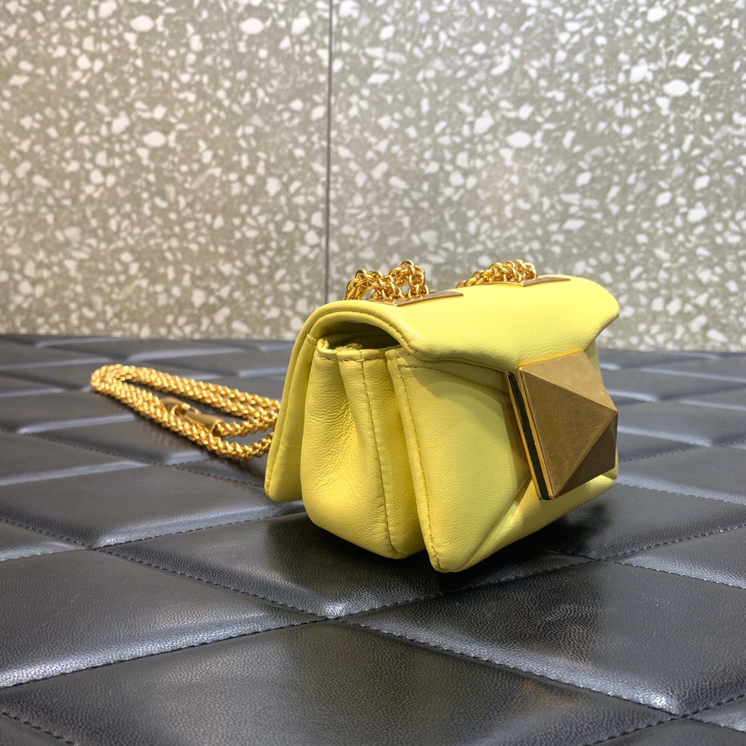 Bagsaaa Va1e*ntin0 Garavani Micro One Stud Nappa Yellow Bag - 11x8x5cm