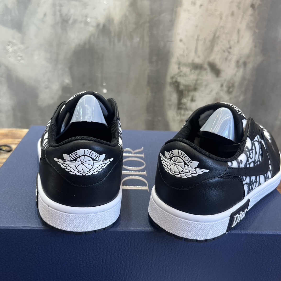 Bagsaaa Nike x D10r Dunk Low White and Black Sneakers