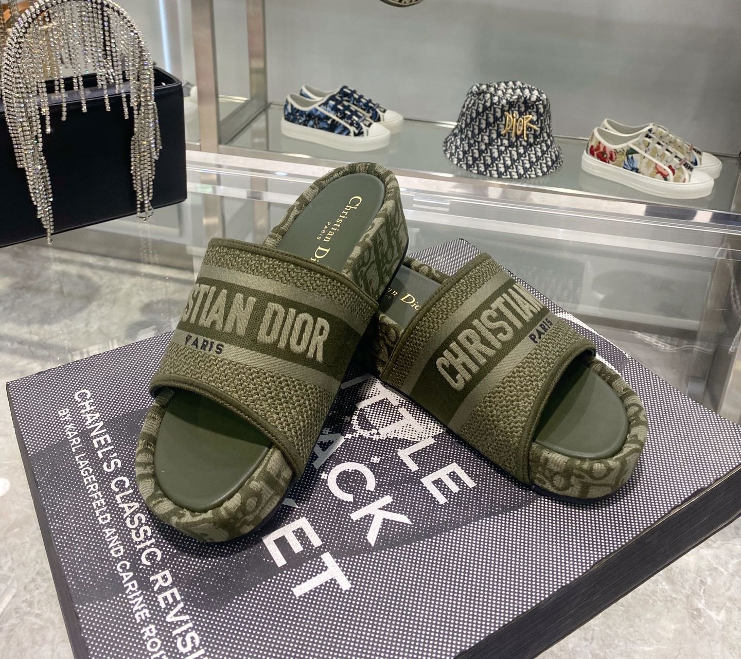 Bagsaa D10r Dway Green Sandals