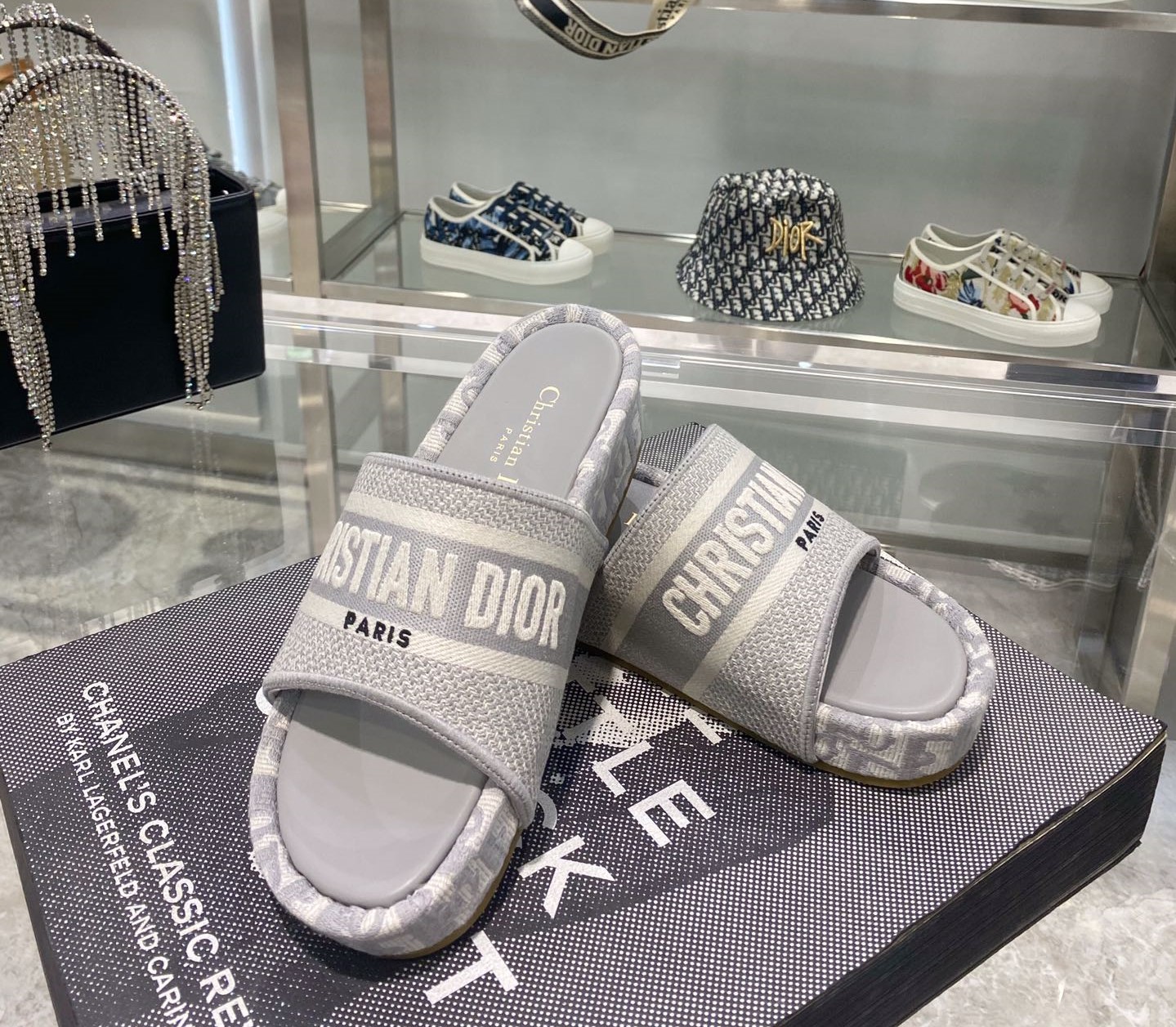 Bagsaa D10r Dway Grey Sandals