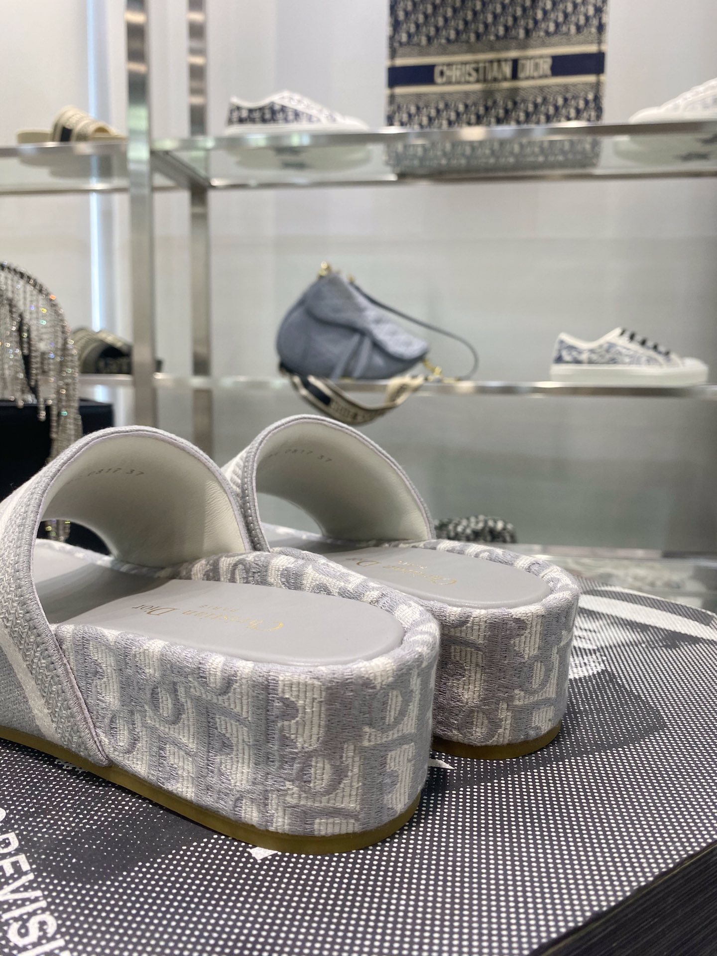 Bagsaa D10r Dway Grey Sandals
