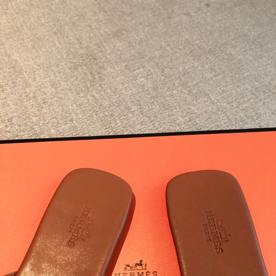 Bagsaaa H**me5 Elixir Sandal Brown Leather