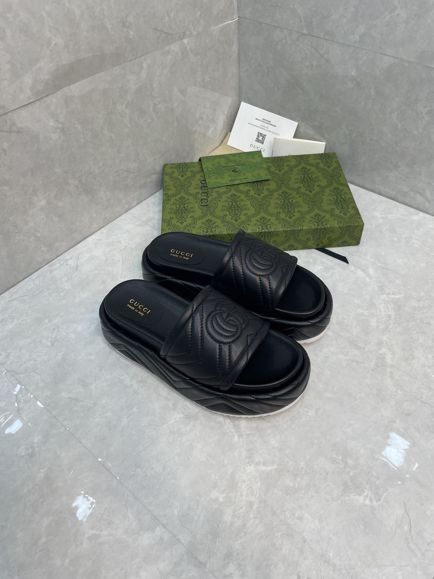Bagsaaa Gvc*1 Interlocking G Slides Black