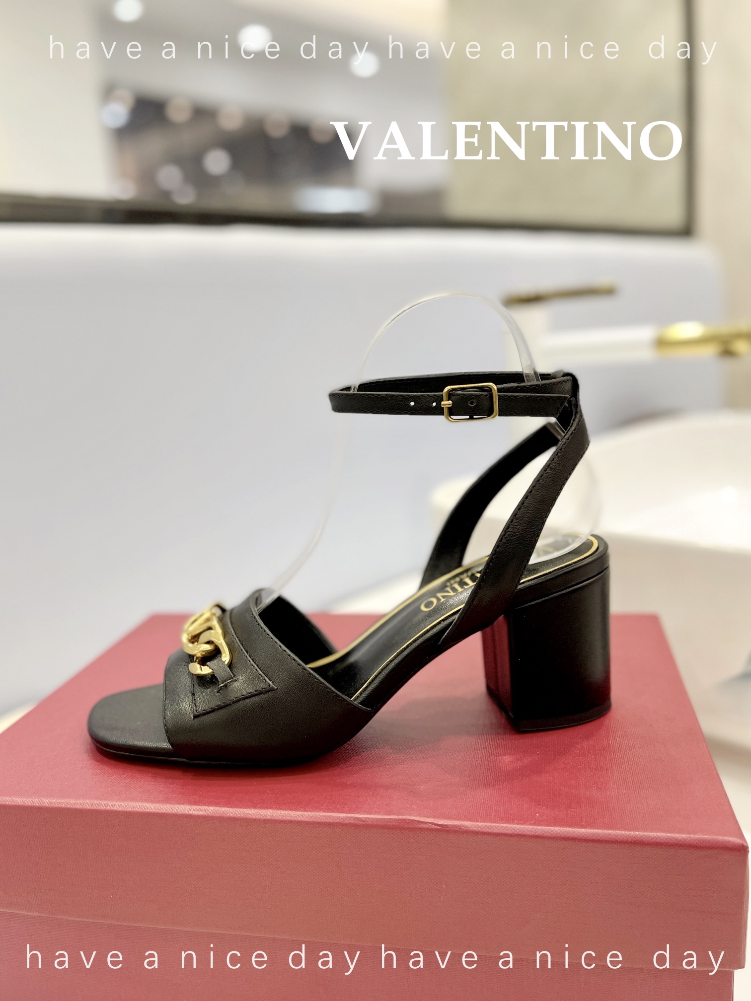Bagsaaa Va1e*ntin0 Black Sandals