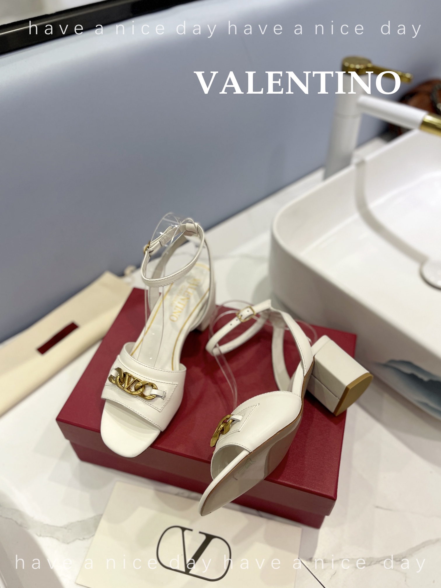 Bagsaaa Va1e*ntin0 White Sandals