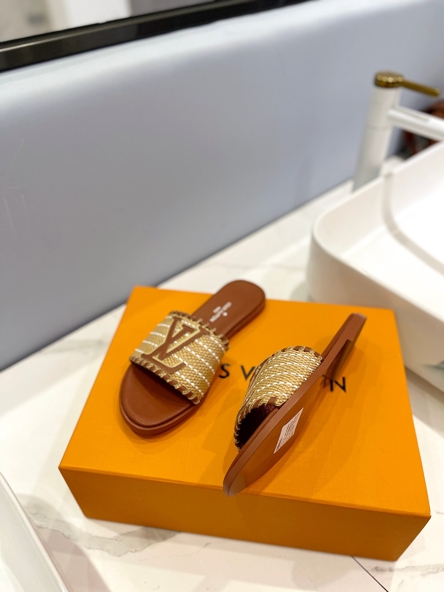 Bagsaaa L0vis Vvtt0n Flat Slides Brown