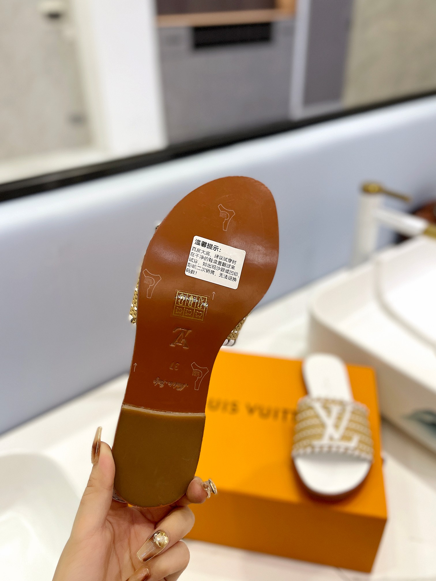 Bagsaaa L0vis Vvtt0n Flat Slides Beige