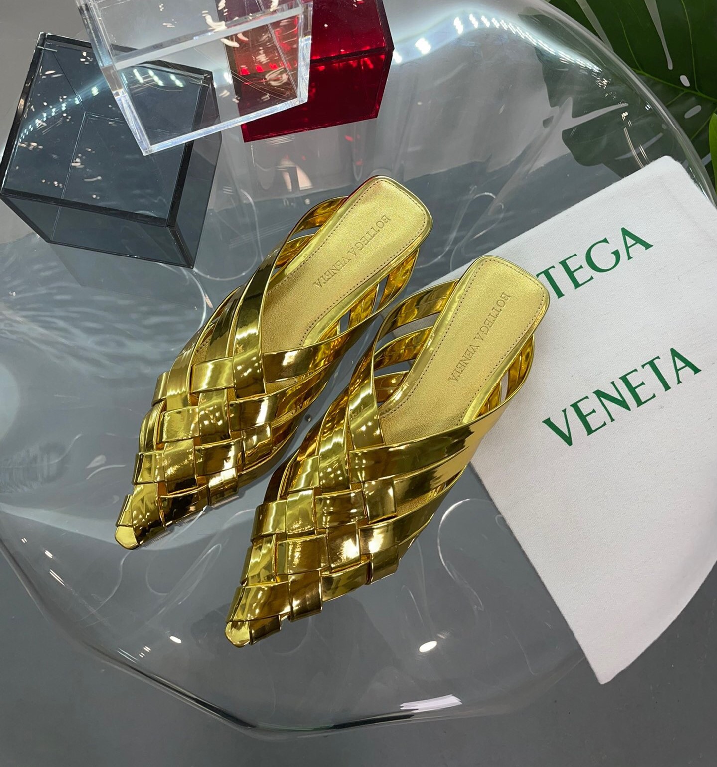 Bagsaaa B0tt*ga Ven*ta Alfie Gold Slipper