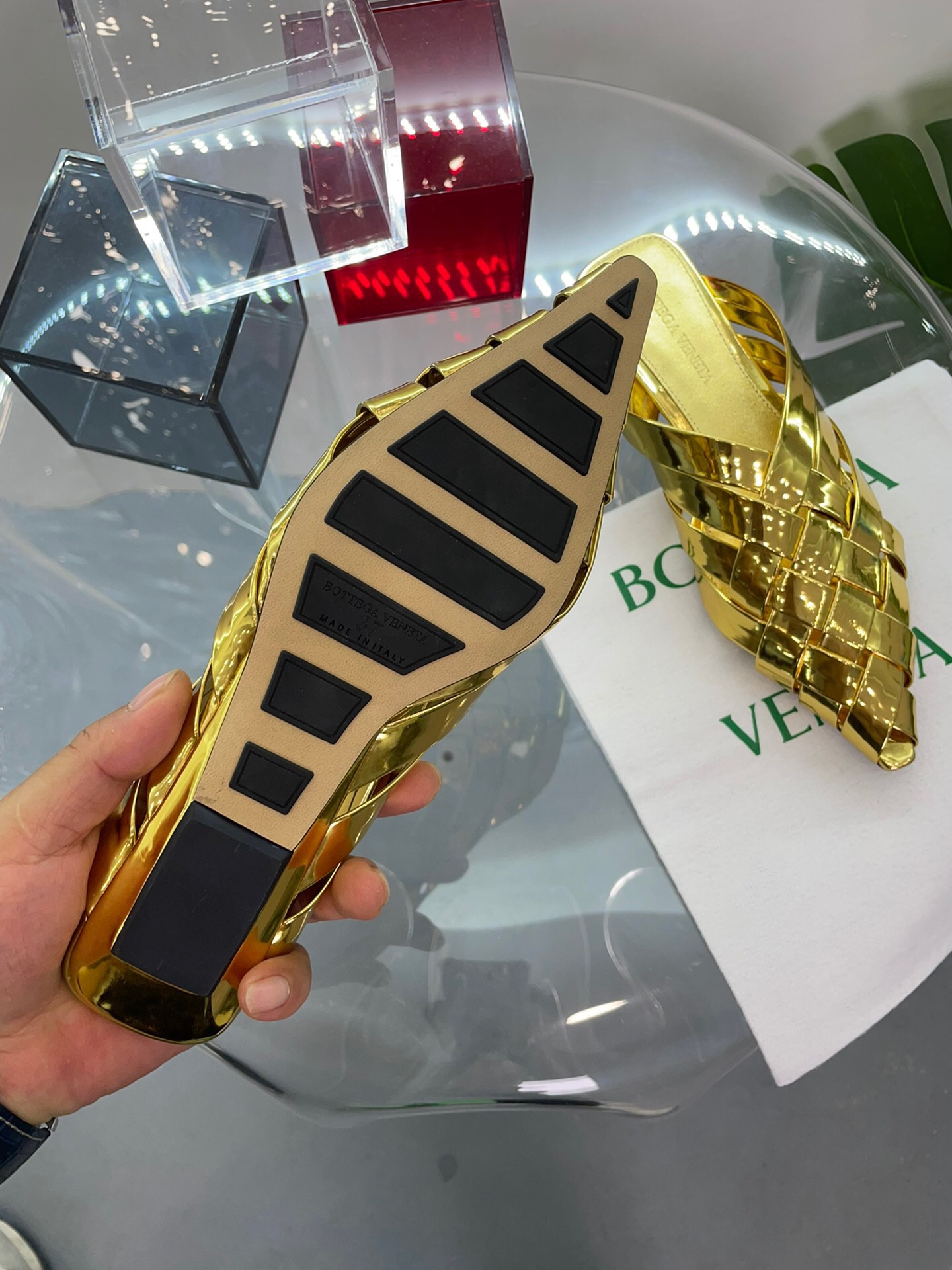 Bagsaaa B0tt*ga Ven*ta Alfie Gold Slipper