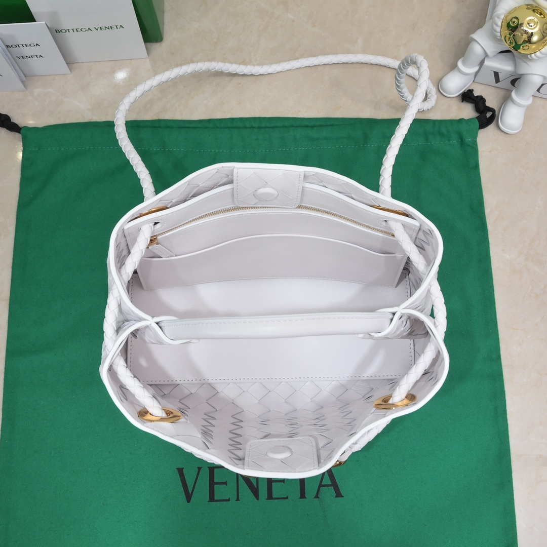 Bagsaaa B0tt*ga Ven*ta Andiamo Medium white leather tote bag - 19*25*10.5cm