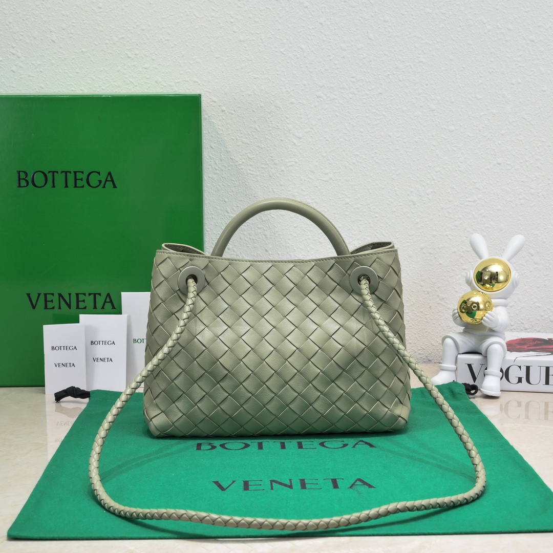 Bagsaaa B0tt*ga Ven*ta Andiamo Medium light green leather tote bag - 19*25*10.5cm