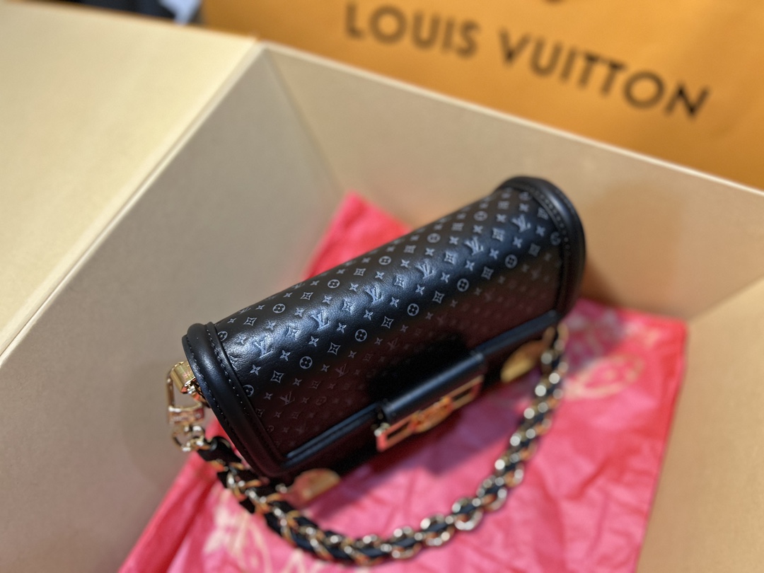 Bagsaaa L0vis Vvtt0n Dauphine MM Black Calfskin - 17 x 25 x 10.5 cm